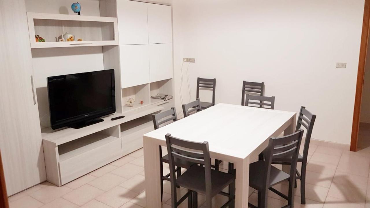 Casa Di Gigi- Comodo Appartamento In Galatina Luaran gambar